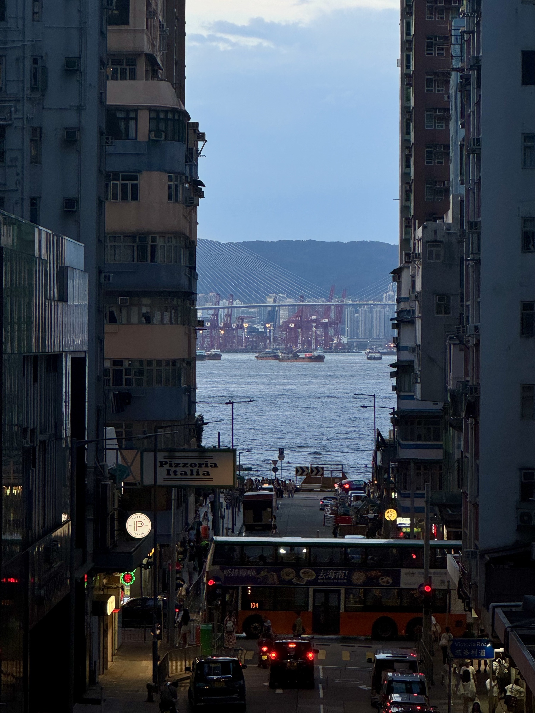坚尼地城海傍